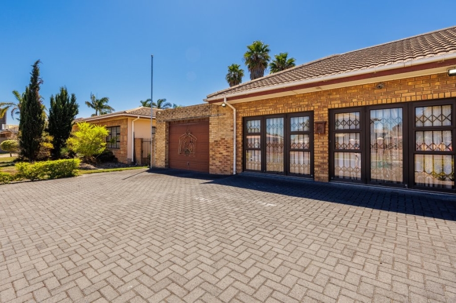 4 Bedroom Property for Sale in Soneike Western Cape